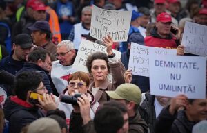 Duizenden mensen demonstreerden in Boekarest uit protest tegen de bezuinigingsmaatregelen